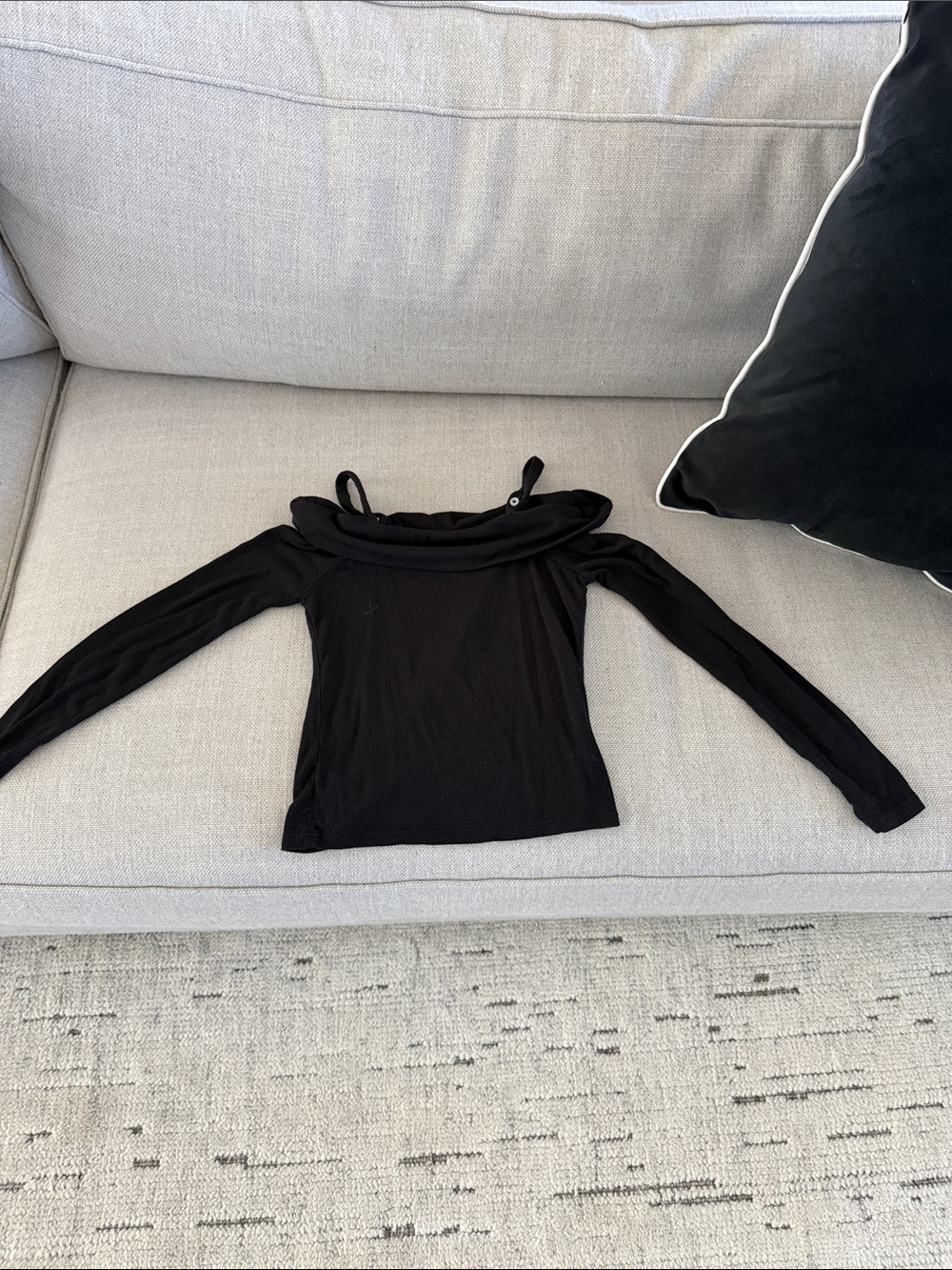 Girls Black Off-Shoulder Long Sleeve  Top
